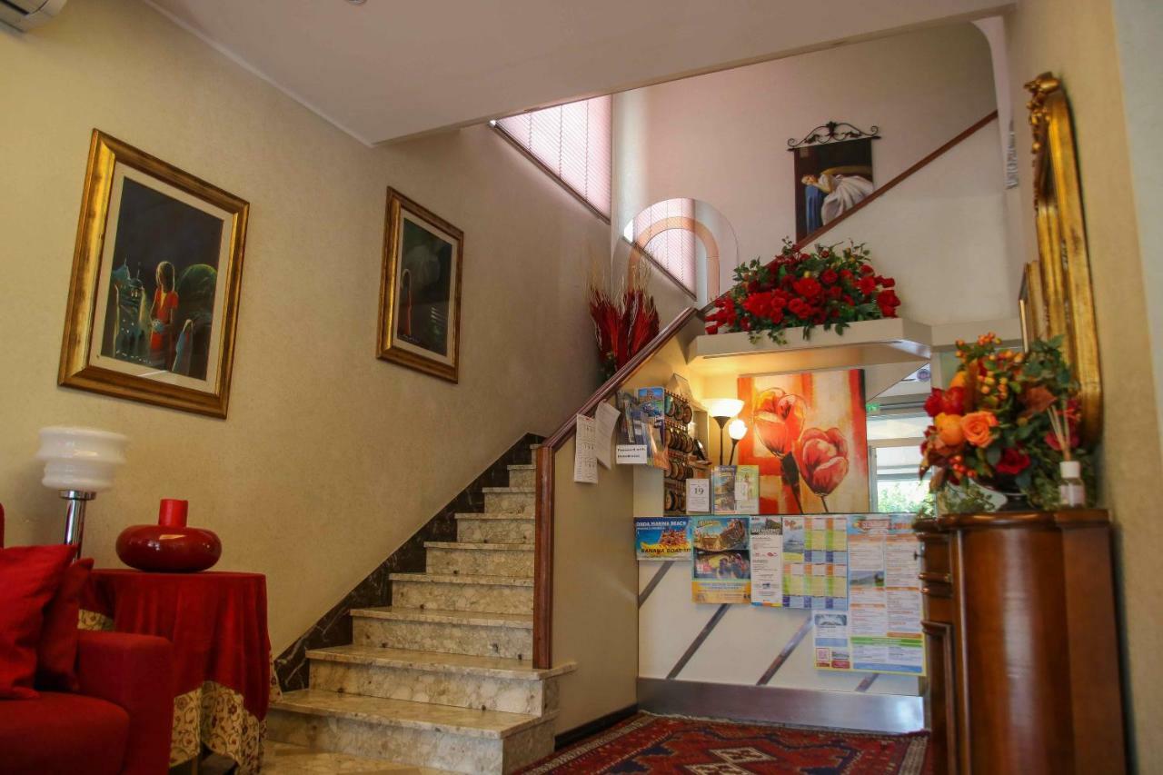 Hotel Brezza Rimini Exterior foto
